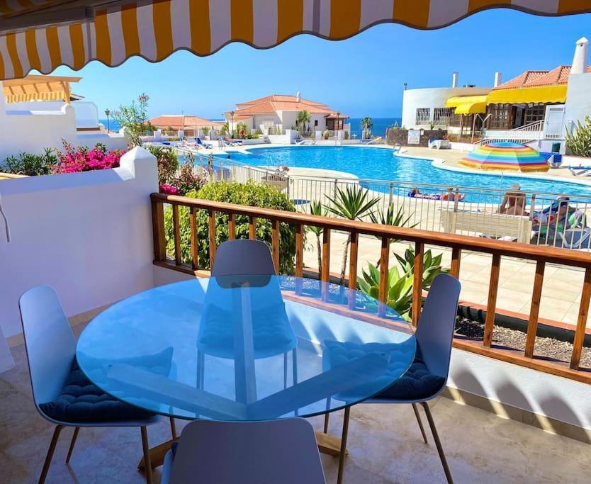 Stylish & Modern 1 Bedroom Suite On Frontline Of Playa Del Duque أذيخي المظهر الخارجي الصورة