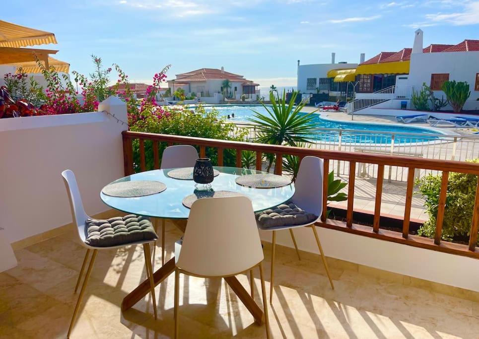 Stylish & Modern 1 Bedroom Suite On Frontline Of Playa Del Duque أذيخي المظهر الخارجي الصورة