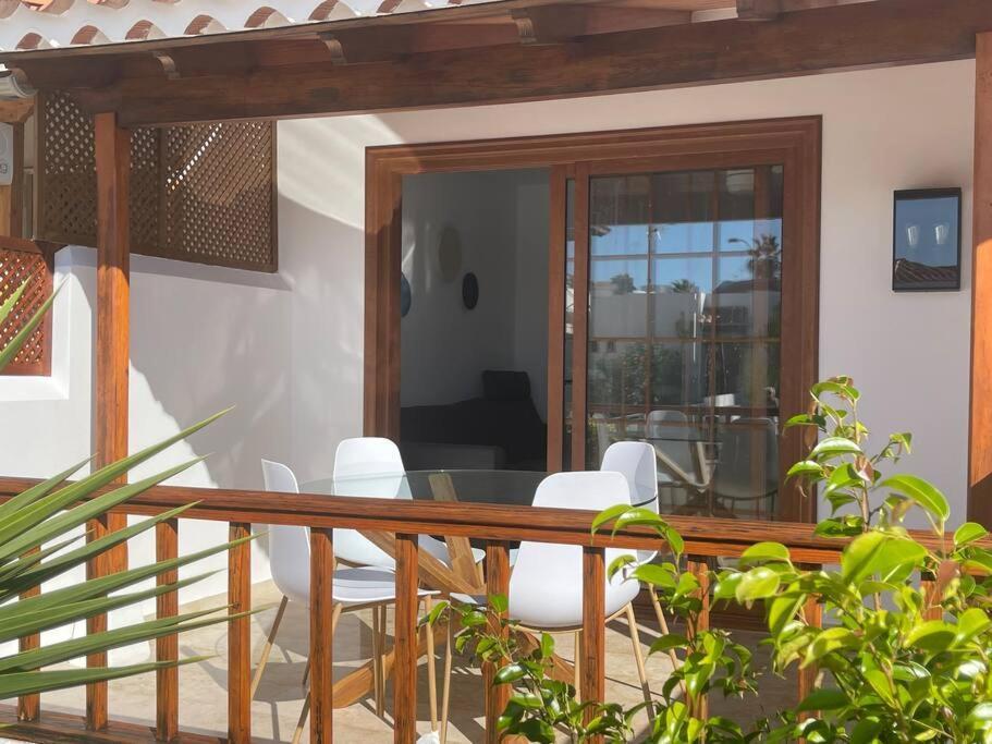 Stylish & Modern 1 Bedroom Suite On Frontline Of Playa Del Duque أذيخي المظهر الخارجي الصورة