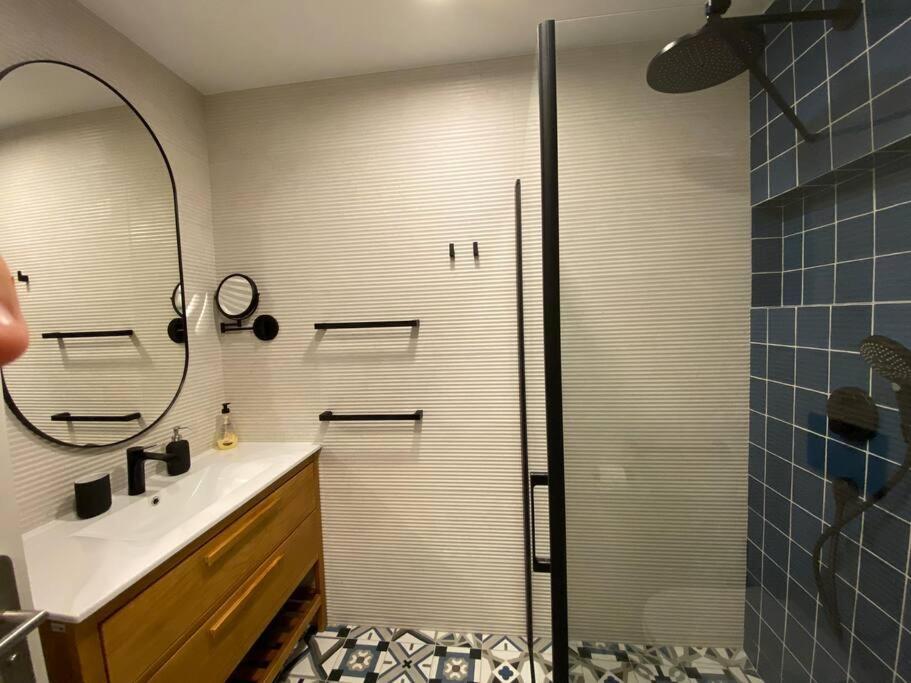 Stylish & Modern 1 Bedroom Suite On Frontline Of Playa Del Duque أذيخي المظهر الخارجي الصورة