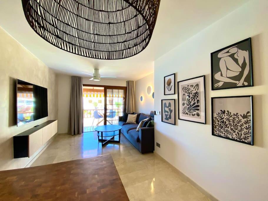 Stylish & Modern 1 Bedroom Suite On Frontline Of Playa Del Duque أذيخي المظهر الخارجي الصورة