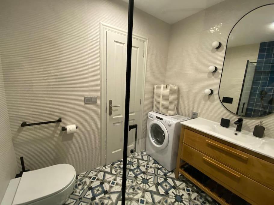 Stylish & Modern 1 Bedroom Suite On Frontline Of Playa Del Duque أذيخي المظهر الخارجي الصورة
